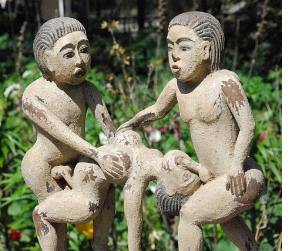 Ein Camgirl wird auf dem Revier durchgenudelt