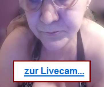 Camgirl Milfchantal verdient sich auf Chaturbate eine neue Kauleiste.