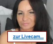 Das süße deutsche Camgirl _Sarajordan_ reitet auf der Fickmaschine.
