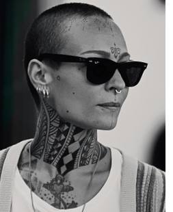 Auch Freaks und Kotzkannen können ihren Unterhalt als Livecam-Girl bestreiten. 