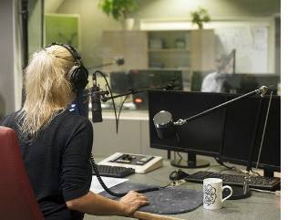 Der Bagatellrundfunk einer Streamerin bedarf keiner Rundfunklizenz.